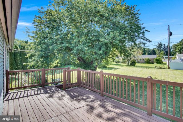 19 HEMLOCK DR, Mechanicsburg, PA 17055