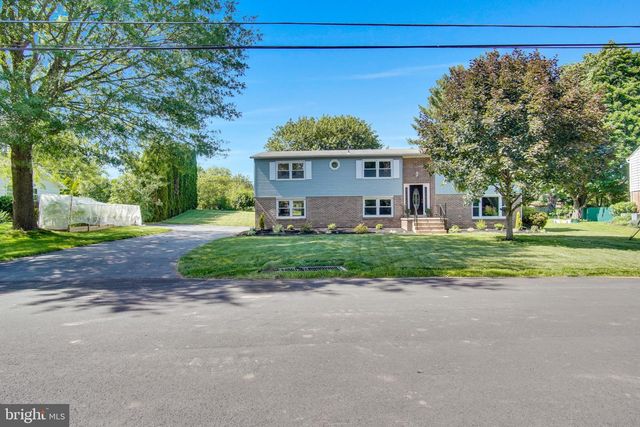 19 HEMLOCK DR, Mechanicsburg, PA 17055