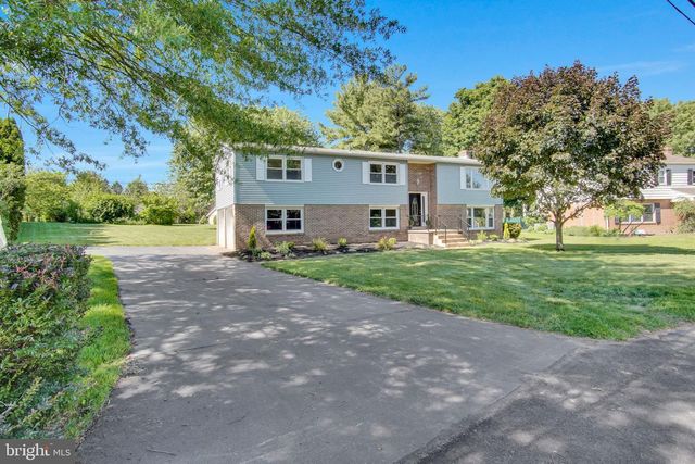 19 HEMLOCK DR, Mechanicsburg, PA 17055