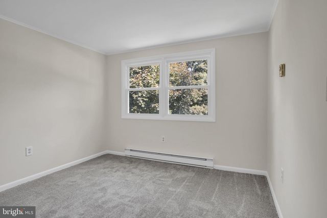 19 HEMLOCK DR, Mechanicsburg, PA 17055
