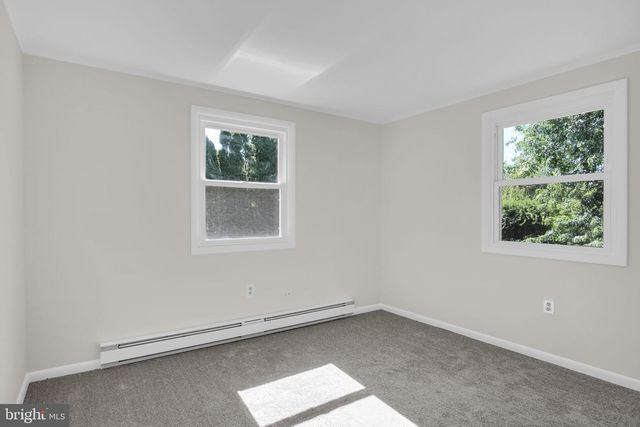 19 HEMLOCK DR, Mechanicsburg, PA 17055