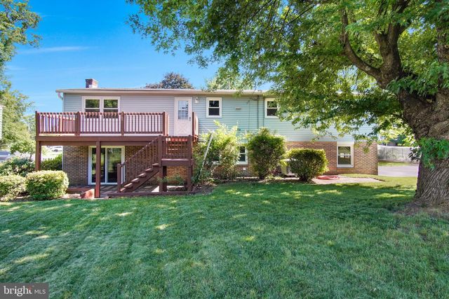 19 HEMLOCK DR, Mechanicsburg, PA 17055