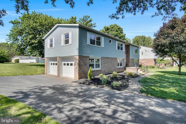 19 HEMLOCK DR, Mechanicsburg, PA 17055