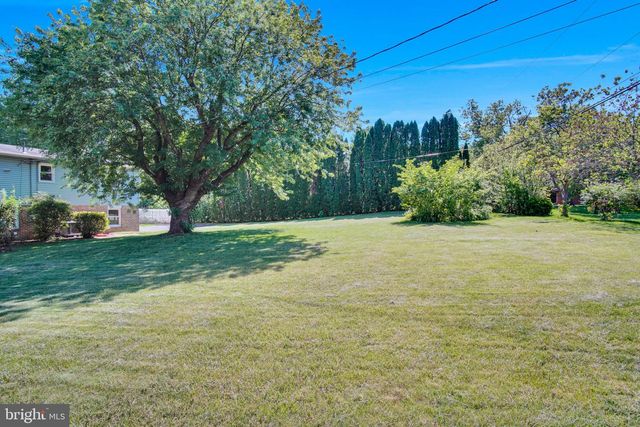 19 HEMLOCK DR, Mechanicsburg, PA 17055