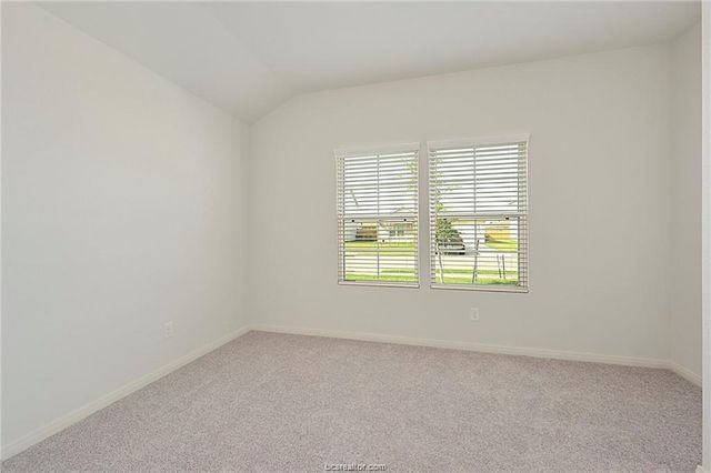 5521 Fox Bluff Drive, Bryan, TX 77807