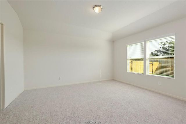 5521 Fox Bluff Drive, Bryan, TX 77807