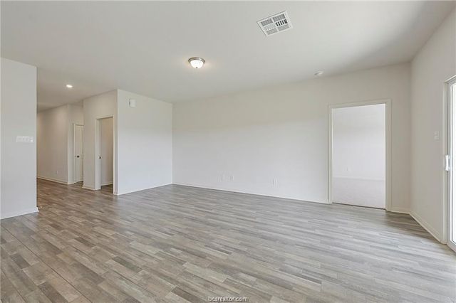 5521 Fox Bluff Drive, Bryan, TX 77807