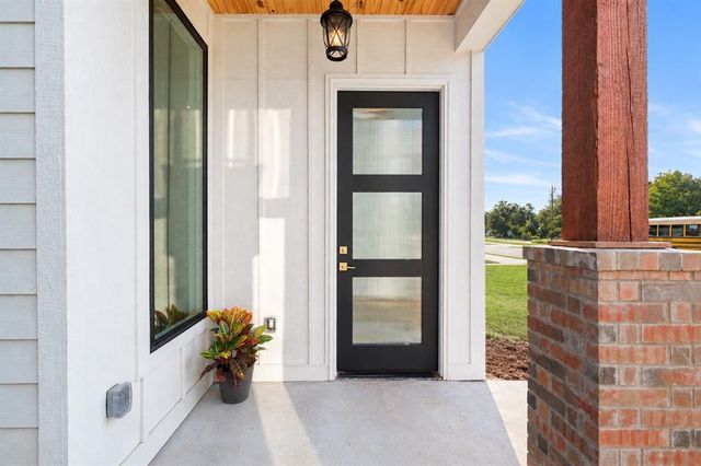 731 W Main Street, Edmond, OK 73003