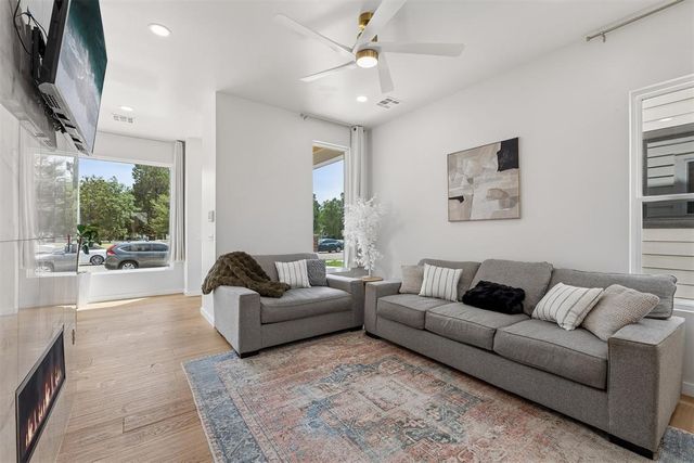 731 W Main Street, Edmond, OK 73003