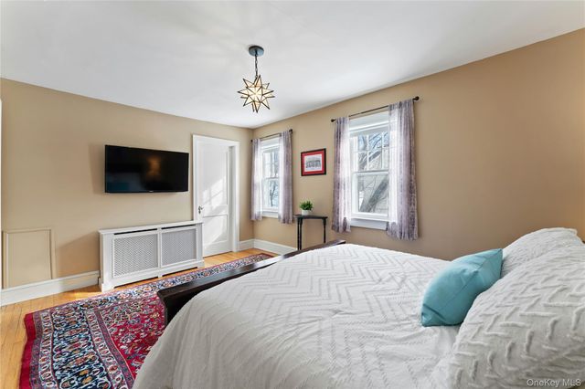 25 Croton Avenue, Hastings-on-hudson, NY 10706