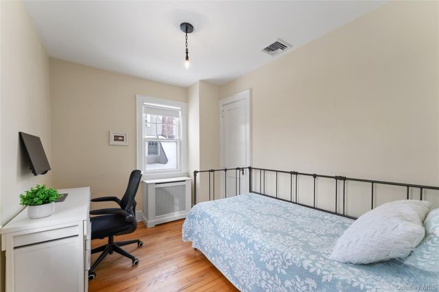 25 Croton Avenue, Hastings-on-hudson, NY 10706