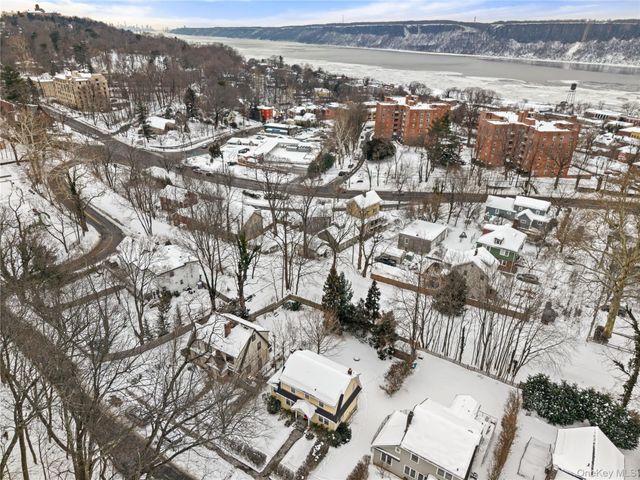 25 Croton Avenue, Hastings-on-hudson, NY 10706