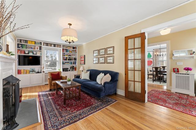 25 Croton Avenue, Hastings-on-hudson, NY 10706