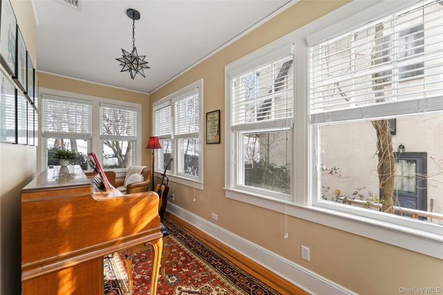 25 Croton Avenue, Hastings-on-hudson, NY 10706