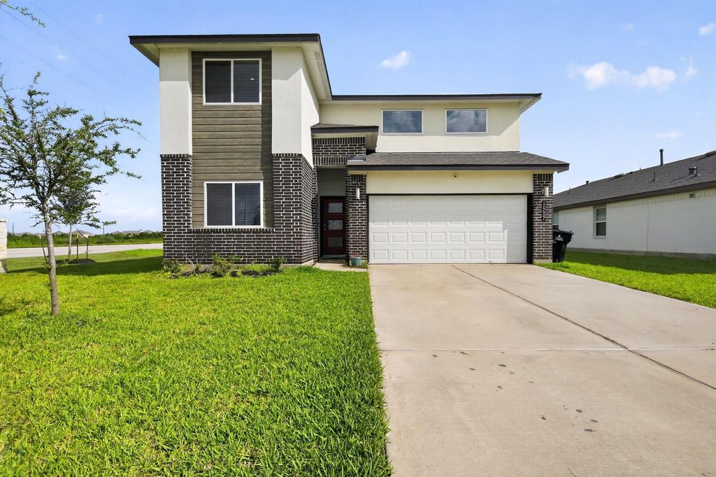 14407 Sweet Water Drive, Baytown, TX 77523
