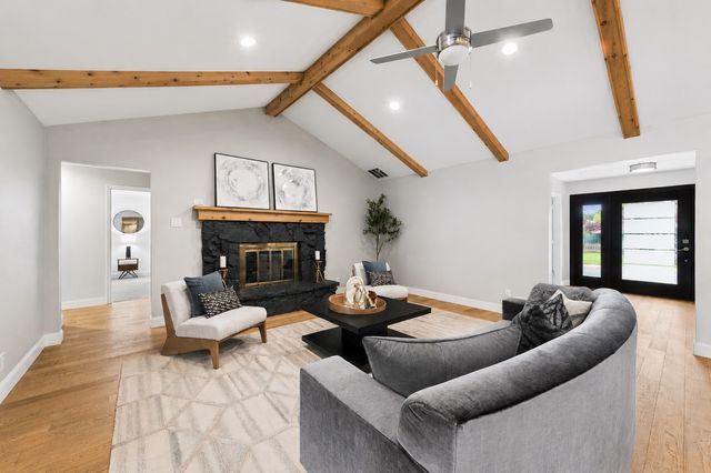 4359 Shady Bend Drive, Dallas, TX 75244