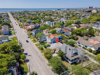 1911 35th Street, Galveston, TX 77550