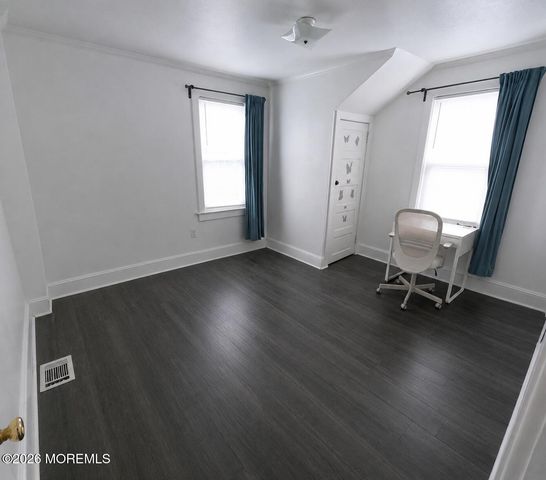 24 Newkirk Avenue, Hamilton, NJ 08629