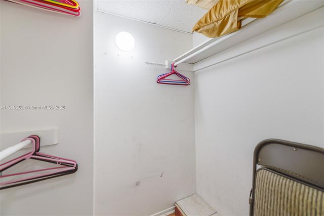 1985 S Ocean Dr 6J, Hallandale Beach, FL 33009