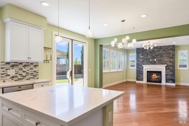2580 Peterson Creek Dr, Santa Rosa, CA 95403
