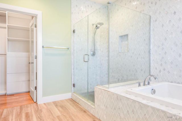 2580 Peterson Creek Dr, Santa Rosa, CA 95403