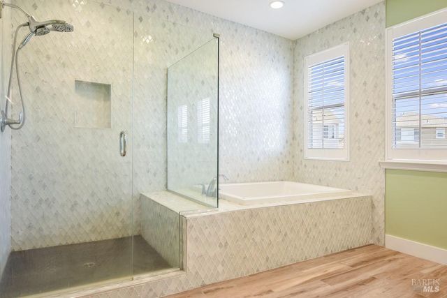 2580 Peterson Creek Dr, Santa Rosa, CA 95403