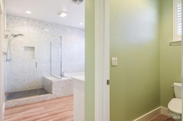 2580 Peterson Creek Dr, Santa Rosa, CA 95403