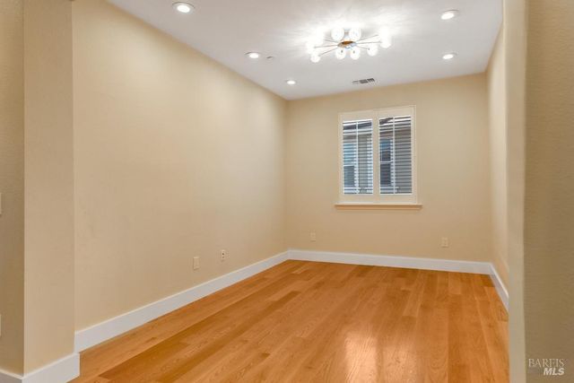 2580 Peterson Creek Dr, Santa Rosa, CA 95403