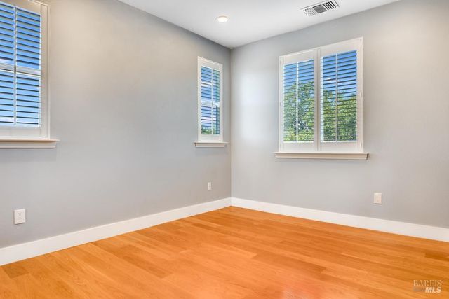 2580 Peterson Creek Dr, Santa Rosa, CA 95403