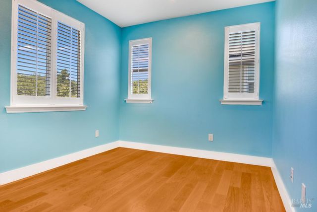 2580 Peterson Creek Dr, Santa Rosa, CA 95403