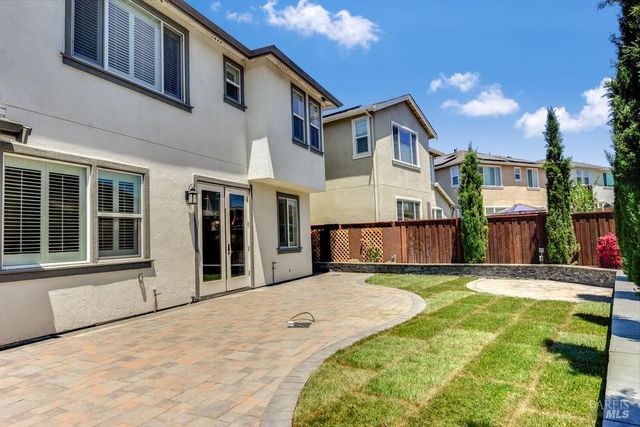 2580 Peterson Creek Dr, Santa Rosa, CA 95403
