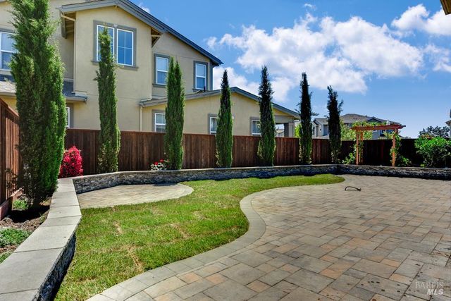 2580 Peterson Creek Dr, Santa Rosa, CA 95403
