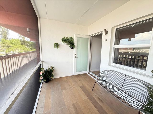 180 NE 12th Ave 12E, Hallandale Beach, FL 33009