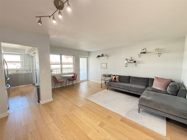 180 NE 12th Ave 12E, Hallandale Beach, FL 33009