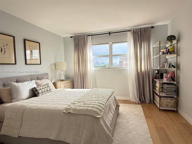 180 NE 12th Ave 12E, Hallandale Beach, FL 33009