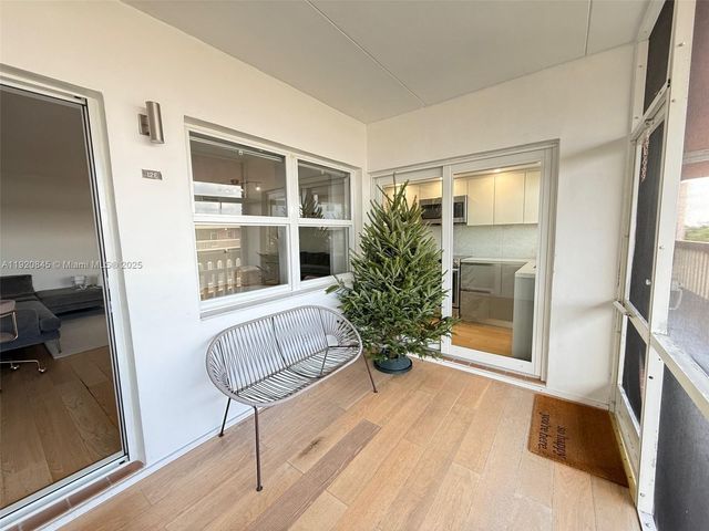 180 NE 12th Ave 12E, Hallandale Beach, FL 33009