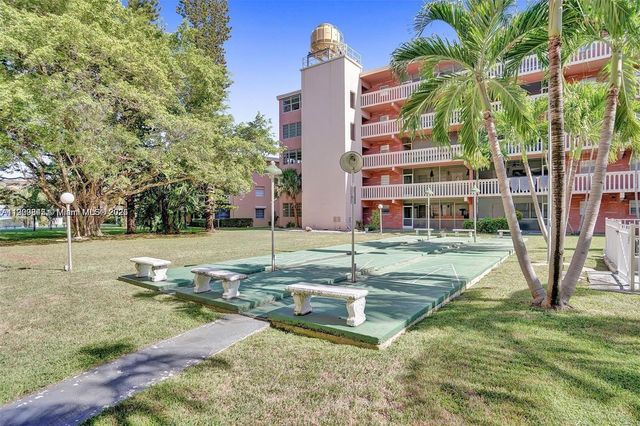 180 NE 12th Ave 12E, Hallandale Beach, FL 33009