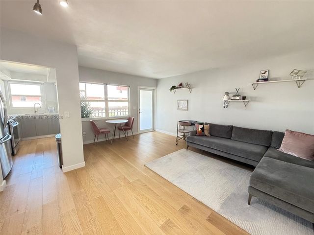 180 NE 12th Ave 12E, Hallandale Beach, FL 33009