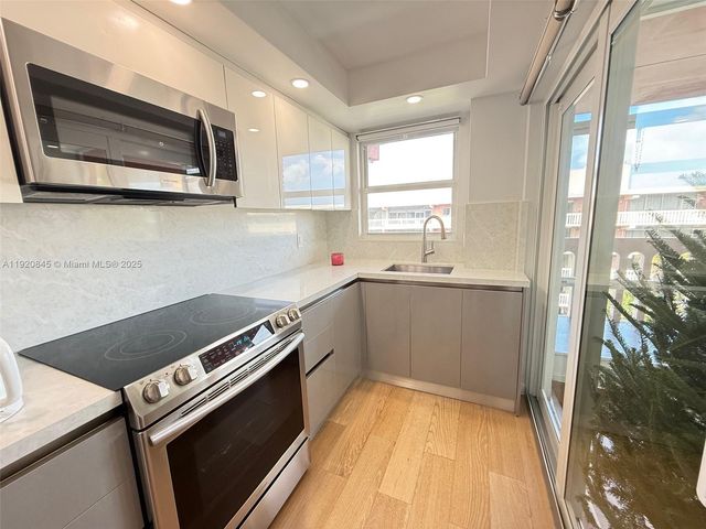 180 NE 12th Ave 12E, Hallandale Beach, FL 33009