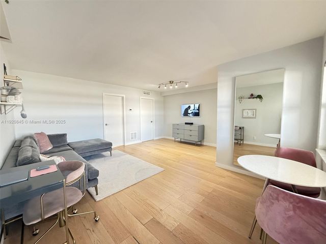 180 NE 12th Ave 12E, Hallandale Beach, FL 33009