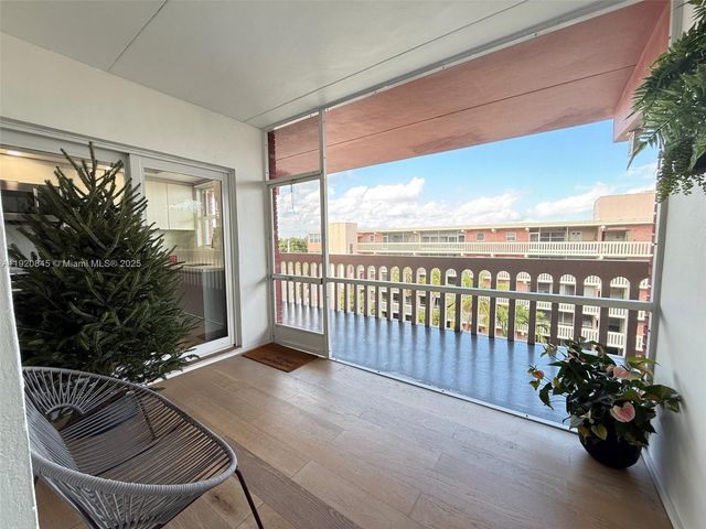 180 NE 12th Ave 12E, Hallandale Beach, FL 33009