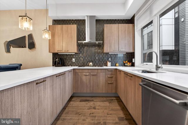 607 N 6TH ST, Philadelphia, PA 19123