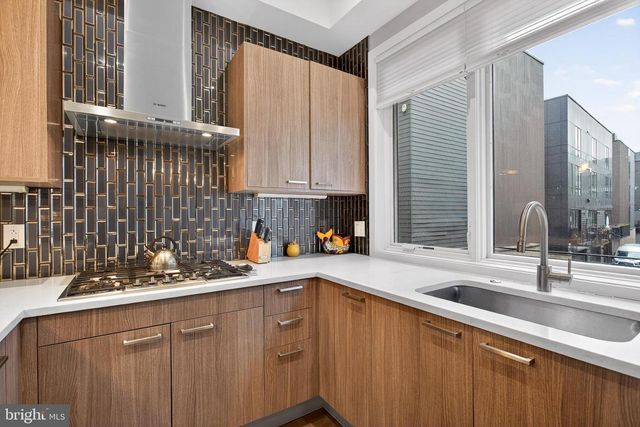 607 N 6TH ST, Philadelphia, PA 19123