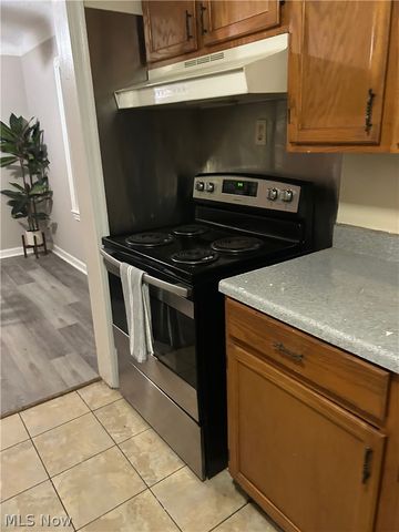 9725 S Highland Avenue, Garfield Heights, OH 44125