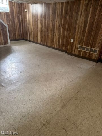 9725 S Highland Avenue, Garfield Heights, OH 44125