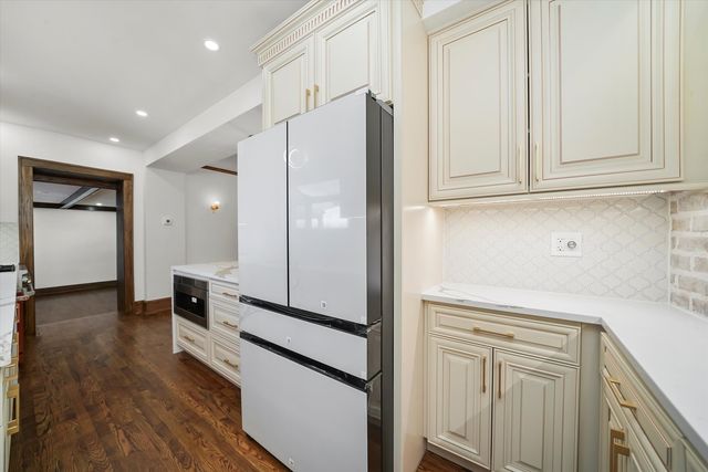 10351 S Leavitt Street, Chicago, IL 60643