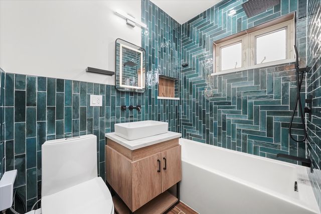 10351 S Leavitt Street, Chicago, IL 60643