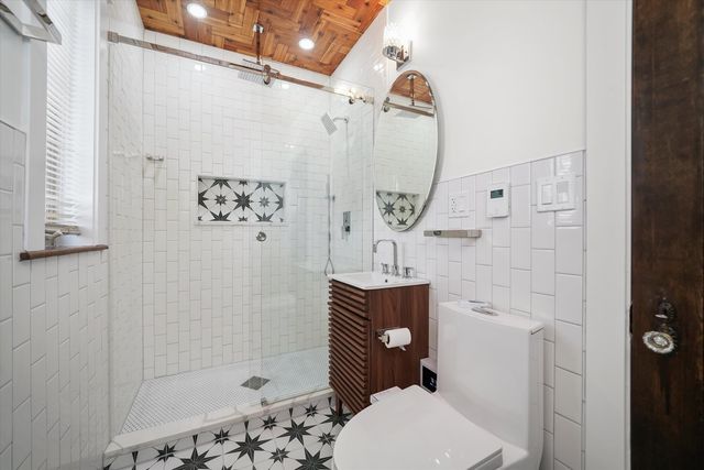 10351 S Leavitt Street, Chicago, IL 60643