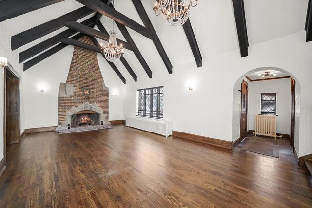 10351 S Leavitt Street, Chicago, IL 60643