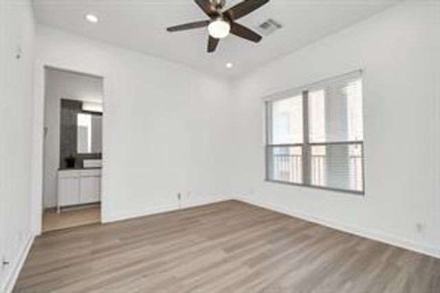 207 Pierce Street 301, Houston, TX 77002